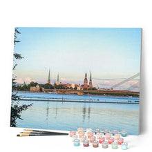 Laden Sie das Bild in den Galerie-Viewer, Malen nach Zahlen für Erwachsene | Stadt und Fluss | Figured'Art