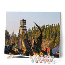 Laden Sie das Bild in den Galerie-Viewer, Malen nach Zahlen für Erwachsene | Wachturm im Wald | Figured'Art