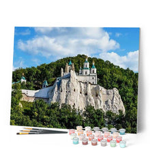 Laden Sie das Bild in den Galerie-Viewer, Malen nach Zahlen für Erwachsene | Schloss auf Felsen | Figured'Art