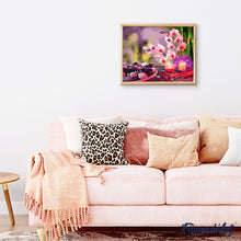 Laden Sie das Bild in den Galerie-Viewer, Entspannung mit Kerzen und Blumen