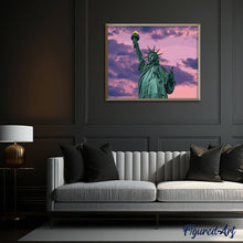 Laden Sie das Bild in den Galerie-Viewer, Malen nach Zahlen für Erwachsene | Freiheitsstatue und rosa Himmel | Figured'Art