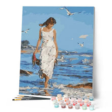 Laden Sie das Bild in den Galerie-Viewer, Malen nach Zahlen für Erwachsene | Frau zu Fuß am Strand | Figured'Art