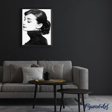 Laden Sie das Bild in den Galerie-Viewer, Frau in Schwarz-Weiß