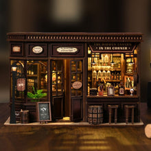 Laden Sie das Bild in den Galerie-Viewer, Miniaturhaus - Ecktaverne