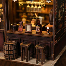 Laden Sie das Bild in den Galerie-Viewer, Miniaturhaus - Ecktaverne