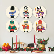 Laden Sie das Bild in den Galerie-Viewer, Mini Serie Malen nach Zahlen - Scheiben Ø20cm (6 Stück) - Vintage-Nussknacker-Set