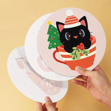 Laden Sie das Bild in den Galerie-Viewer, Mini Serie Malen nach Zahlen - Scheiben Ø20cm (6 Stück) - Katzen in Weihnachtstassen