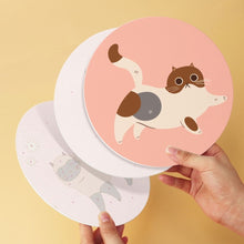 Laden Sie das Bild in den Galerie-Viewer, Mini Serie Malen nach Zahlen - Scheiben Ø20cm (6 Stück) - Die neugierigen Katzen