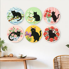 Laden Sie das Bild in den Galerie-Viewer, Mini Serie Malen nach Zahlen - Scheiben Ø20cm (6 Stück) - Schwarze Katze und Blumen