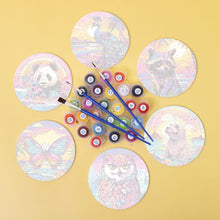 Laden Sie das Bild in den Galerie-Viewer, Malen nach Zahlen 10 cm Untersetzer (6 Stück) - Wildtier-Serie mit Panda, Waschbär und Robbe