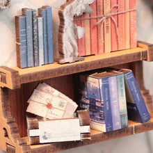 Laden Sie das Bild in den Galerie-Viewer, Book Nook - Literaturbuchhandlung