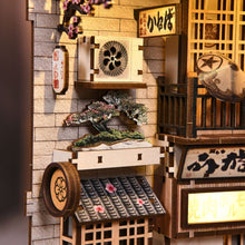 Laden Sie das Bild in den Galerie-Viewer, Book Nook - Die Gasse wartet auf die Katze