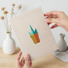 Laden Sie das Bild in den Galerie-Viewer, Punch Needle Set (4 Stück) mit Rahmen - Kleine Sukkulenten Töpfe 2