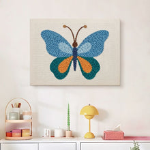 Laden Sie das Bild in den Galerie-Viewer, Punch Needle mit Rahmen - Blauer Schmetterling