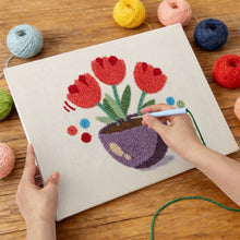 Laden Sie das Bild in den Galerie-Viewer, Punch Needle mit Rahmen - Bunte Tulpen