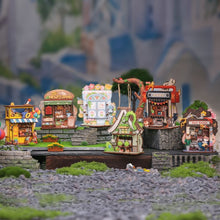 Laden Sie das Bild in den Galerie-Viewer, Miniaturhaus - Kleine Blumenboutique