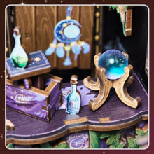 Laden Sie das Bild in den Galerie-Viewer, Book Nook - Astrologiebuchhandlung