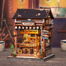 Laden Sie das Bild in den Galerie-Viewer, Miniaturhaus - Altstadtviertel von Choshi