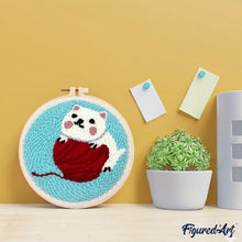 Laden Sie das Bild in den Galerie-Viewer, Punch Needle Katze mit Wollknäuel