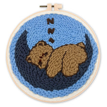 Laden Sie das Bild in den Galerie-Viewer, Punch Needle set Bär auf dem Mond