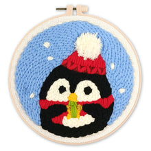 Laden Sie das Bild in den Galerie-Viewer, Punch Needle set Weihnachtspinguin