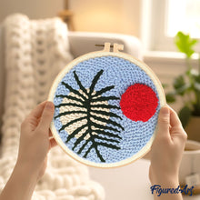 Laden Sie das Bild in den Galerie-Viewer, Punch Needle Botanische Abstraktion 2