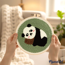 Laden Sie das Bild in den Galerie-Viewer, Punch Needle Panda 1