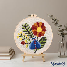 Laden Sie das Bild in den Galerie-Viewer, Punch Needle Blaue Motte und Blumen