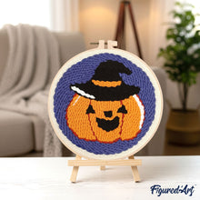 Laden Sie das Bild in den Galerie-Viewer, Punch Needle Halloween-Kürbis