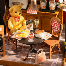 Laden Sie das Bild in den Galerie-Viewer, Miniaturhaus - Festliches Restaurant