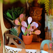 Laden Sie das Bild in den Galerie-Viewer, Miniaturhaus - Märchen-Baumhaus