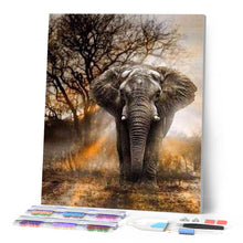 Laden Sie das Bild in den Galerie-Viewer, Diamond Painting – Elefant in der Savanne – 40 x 50 cm auf Keilrahmen gespannt | Figured'Art