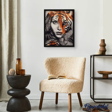 Laden Sie das Bild in den Galerie-Viewer, Diamond Painting | Diamond Painting - Female Tiger | animals Diamond Painting Animals tigers | FiguredArt