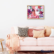 Laden Sie das Bild in den Galerie-Viewer, Diamond Painting – Gesicht und Blumen