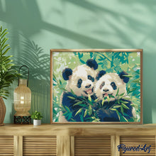 Laden Sie das Bild in den Galerie-Viewer, Diamond Painting - Pandas, die Bambus essen
