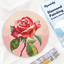 Laden Sie das Bild in den Galerie-Viewer, Diamond Painting auf Holzscheibe - Rote Rose