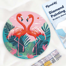 Laden Sie das Bild in den Galerie-Viewer, Diamond Painting auf Holzscheibe - Tropische Flamingos