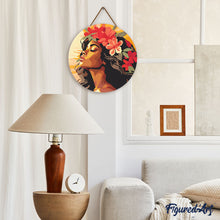 Laden Sie das Bild in den Galerie-Viewer, Diamond Painting auf Holzscheibe - Florale Frau