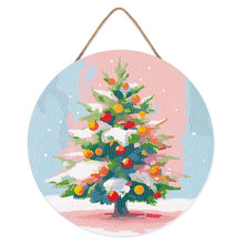 Laden Sie das Bild in den Galerie-Viewer, Diamond Painting auf Holzscheibe - Verschneiter Weihnachtsbaum