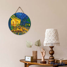 Laden Sie das Bild in den Galerie-Viewer, Diamond Painting auf Holzscheibe - Café - Van Gogh