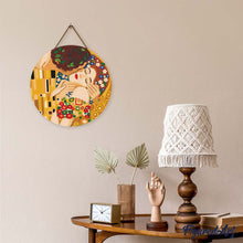 Laden Sie das Bild in den Galerie-Viewer, Diamond Painting auf Holzscheibe - Der Kuss - Klimt