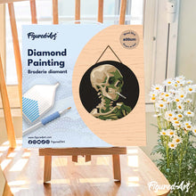 Laden Sie das Bild in den Galerie-Viewer, Diamond Painting auf Holzscheibe - Schädel mit brennender Zigarette  - Van Gogh