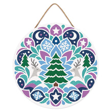 Laden Sie das Bild in den Galerie-Viewer, Diamond Painting auf Holzscheibe - Weihnachts-Mandala
