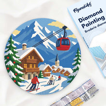 Laden Sie das Bild in den Galerie-Viewer, Diamond Painting auf Holzscheibe - Winterurlaub in den Alpen