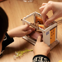 Laden Sie das Bild in den Galerie-Viewer, Miniaturhaus - Teddys Bäckerei