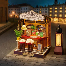 Laden Sie das Bild in den Galerie-Viewer, Miniaturhaus - Tipsy Katzenbar Figured'Art