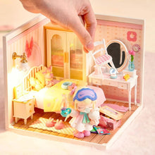 Laden Sie das Bild in den Galerie-Viewer, Miniaturhaus - Niedliches rosa Schlafzimmer