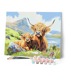 Laden Sie das Bild in den Galerie-Viewer, Highland Cow mit Kalb