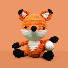 Laden Sie das Bild in den Galerie-Viewer, Amigurumi Häkelset - Fuchs Figured'Art