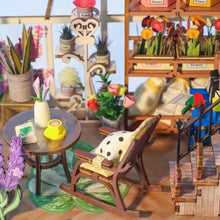 Laden Sie das Bild in den Galerie-Viewer, Book Nook - Gewächshaus und Blumen